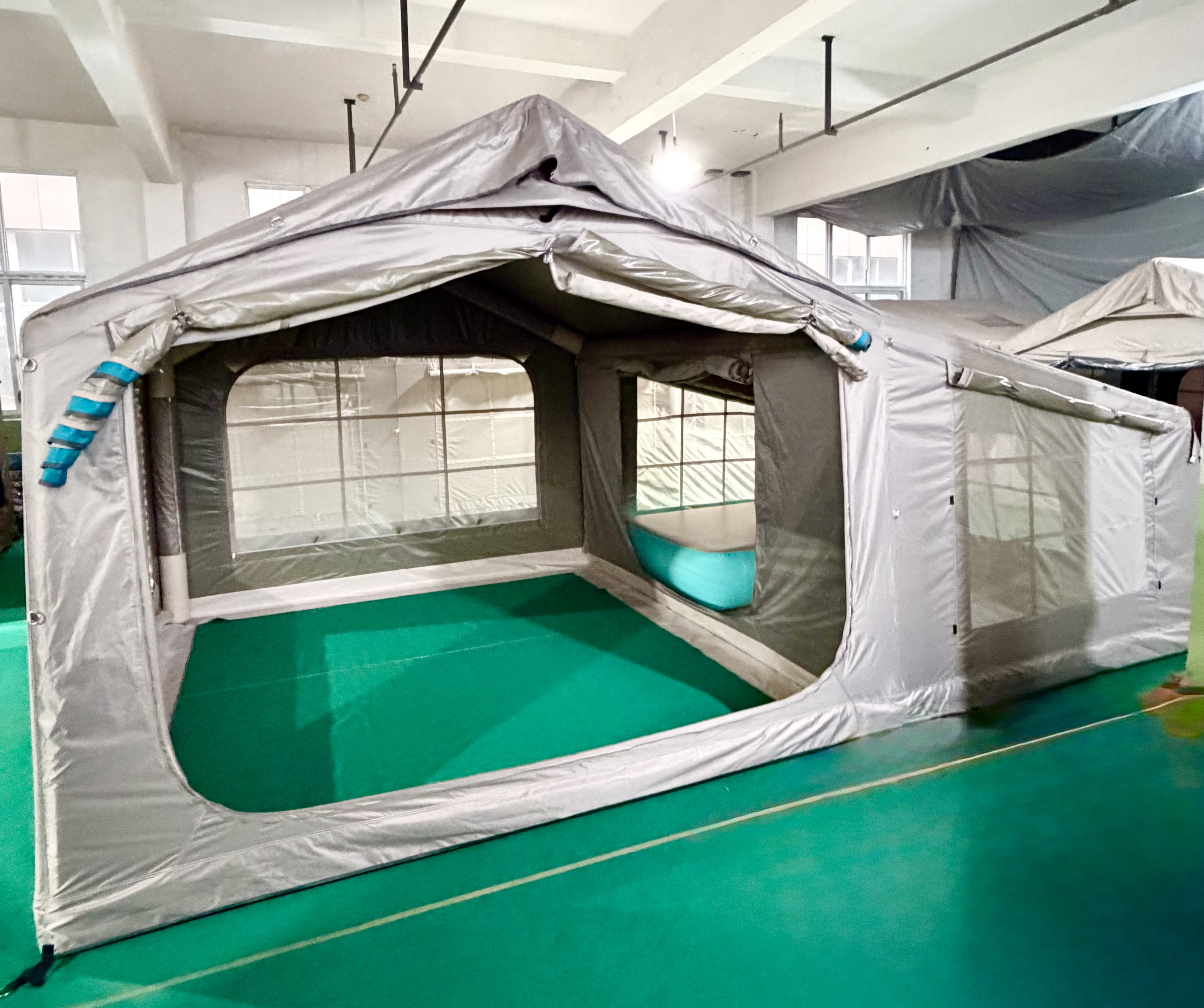 Тасалгаатай том майхан