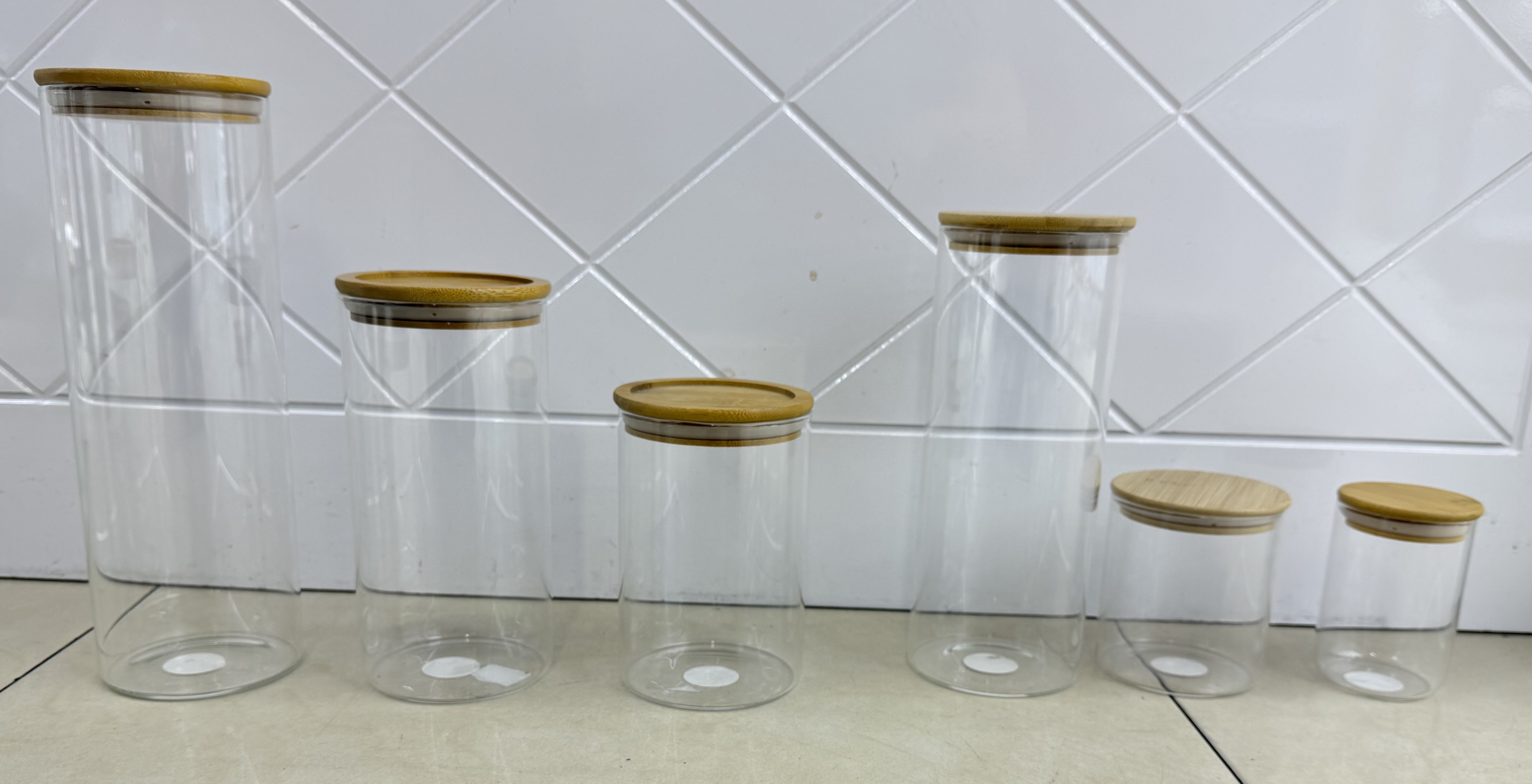 Модон тагтай хадгалах сав