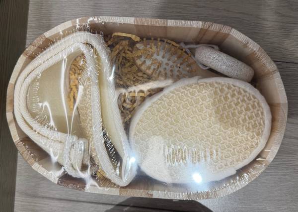 Модон хайрцагтай / Зуйван